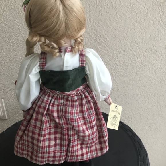 New RF Collection 17" Porcelain German Doll Set Bavarian Attire w/Tags & Stands - Picture 13 of 15